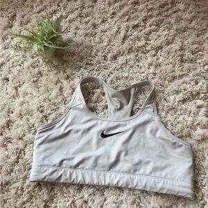 Nike Women's white athletic sporty workout gym Sports Bra